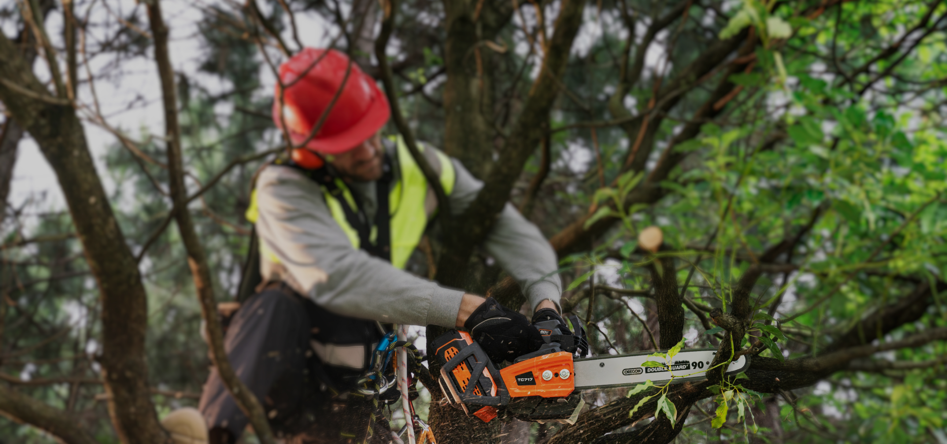 Top-Handle Chainsaw (On-Board Connect)