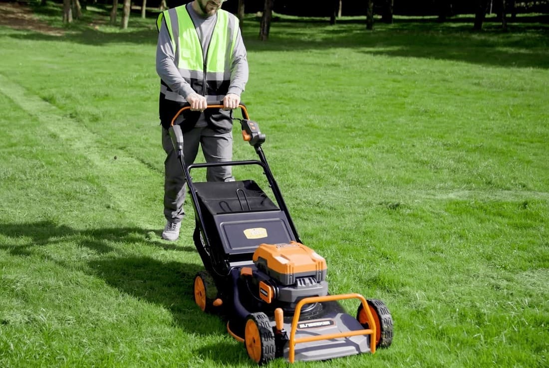 Sunseeker Lawn Mower (Plug-in Connect)